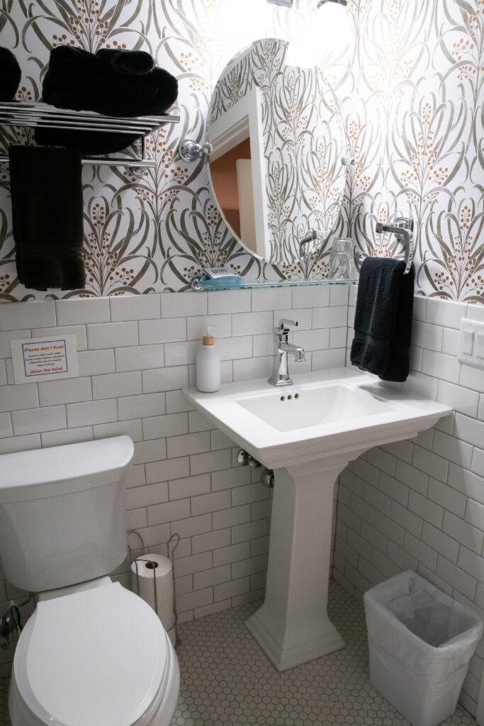 10 Bathroom